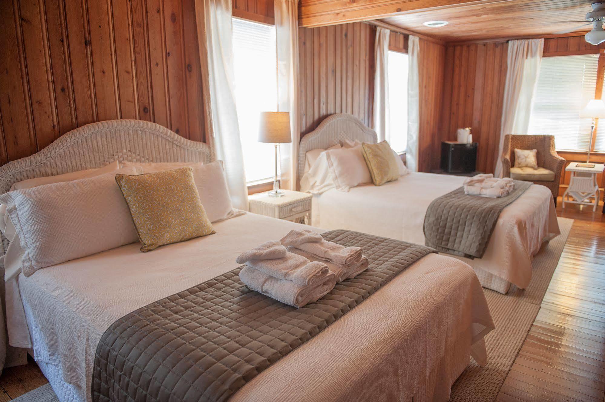 קיל דוויל הילס Cypress House Inn מראה חיצוני תמונה